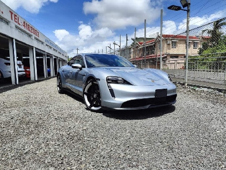 Porsche Taycan EV Silver - Rs 4,100,000